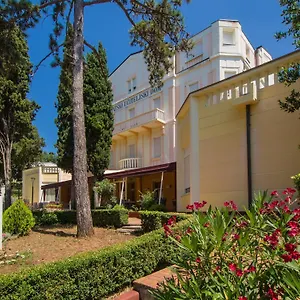 Hotel Ružica, Crikvenica